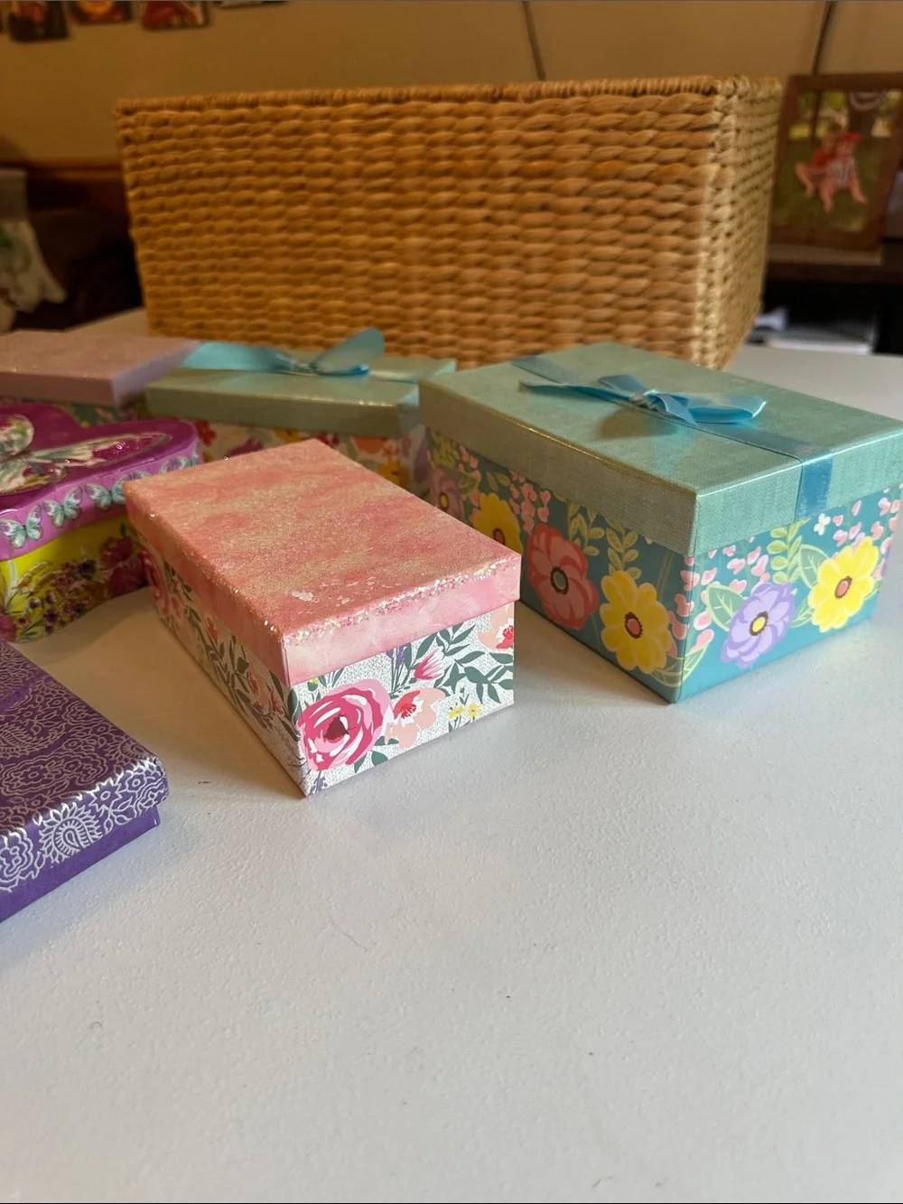 Set of 8 Beautiful gift boxes!
